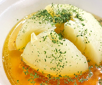 まるごと玉ねぎコンソメスープ